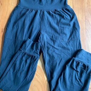 Athleta Black Salutation Jogger